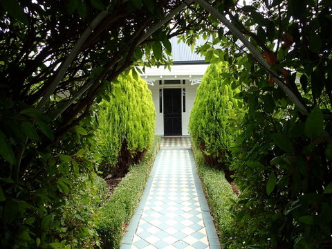 Lauristina Guest House - Accommodation Redcliffe 1