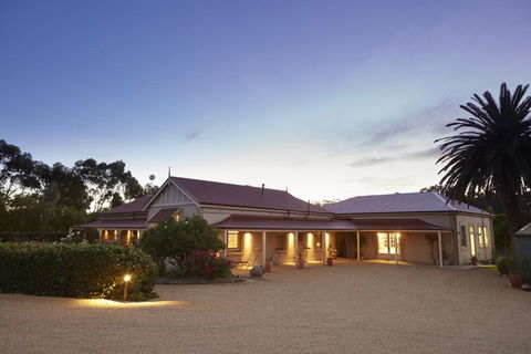 Le Mas Barossa - Accommodation Redcliffe 0
