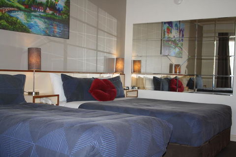 Leagues Motel - Accommodation Redcliffe 1