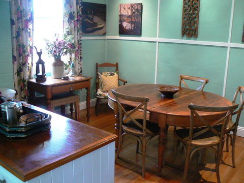 Lemon Tree Cottage - Accommodation Redcliffe 2