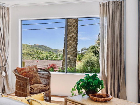 Lighthouse Lounge - Accommodation Redcliffe 1