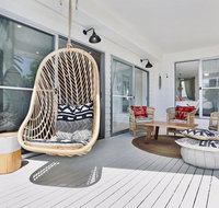Lighthouse Lounge - Accommodation Redcliffe