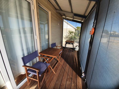 LiL House - Accommodation Redcliffe 1