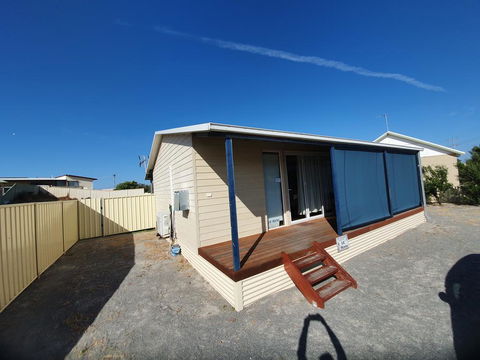 LiL House - Accommodation Redcliffe 2
