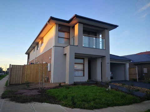 Lily Family - Accommodation Redcliffe 0