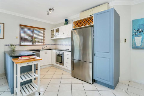 Lilyfield Apartments - Two Bedroom Apartment - Accommodation Redcliffe 0