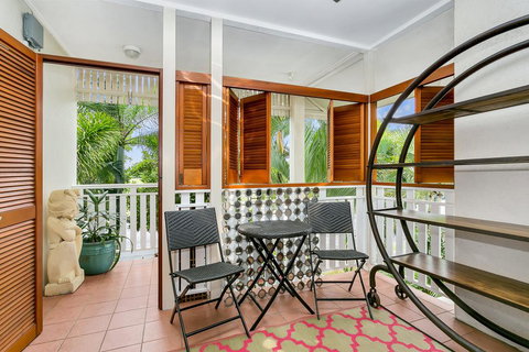 Lilyfield Apartments - Two Bedroom Apartment - Accommodation Redcliffe 1
