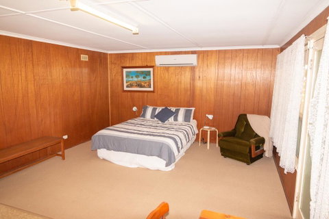 Limestone Cottage - Accommodation Redcliffe 1
