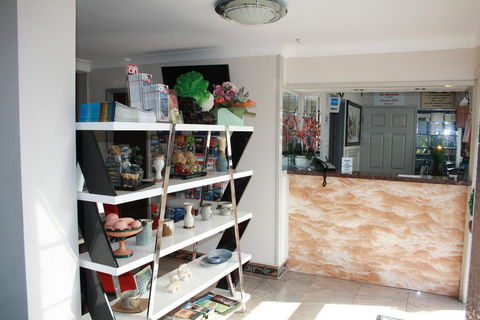 Linwood Lodge Motel - Accommodation Redcliffe 2