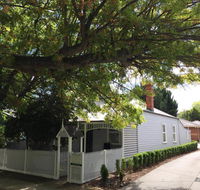 Lucy's Cottage - Accommodation Redcliffe
