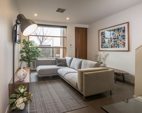 LUXE - Park Views, Wine, Wifi, Netflix, Garage, PETS Ok! - Accommodation Redcliffe 0