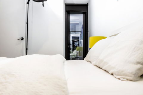 Luxurious Getaway Apartment - Accommodation Redcliffe 2