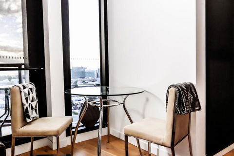 Luxurious Getaway Apartment - Accommodation Redcliffe 0