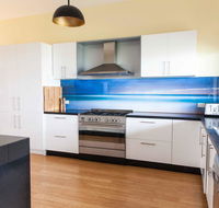 Luxurious Waterfront 10 minutes drive to Phillip Island sleeps 12 - Accommodation Redcliffe