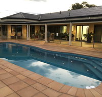 Luxury 4 bedroom apartment - Accommodation Redcliffe