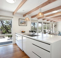 Luxury Beach House only 250m to No 16 Back Beach - Accommodation Redcliffe