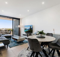Luxury Living with Panoramic Views - Accommodation Redcliffe