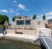 Luxury Waterfront Family Entertainer on Dolphin - Accommodation Redcliffe