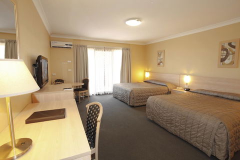 Maclin Lodge Motel - Accommodation Redcliffe 3