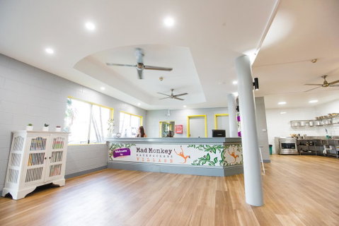 Mad Monkey Backpackers Village - Accommodation Redcliffe 1