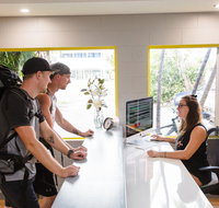 Mad Monkey Backpackers Village - Accommodation Redcliffe