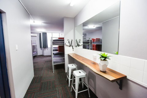 Mad Monkey Backpackers Waterfront - Accommodation Redcliffe 2