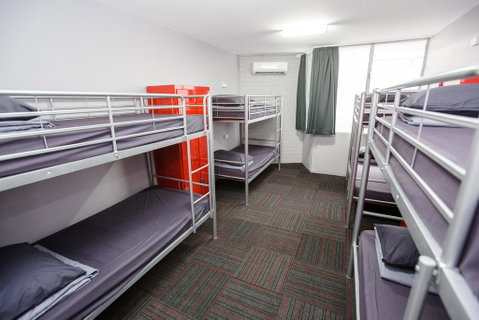 Mad Monkey Backpackers Waterfront - Accommodation Redcliffe 3