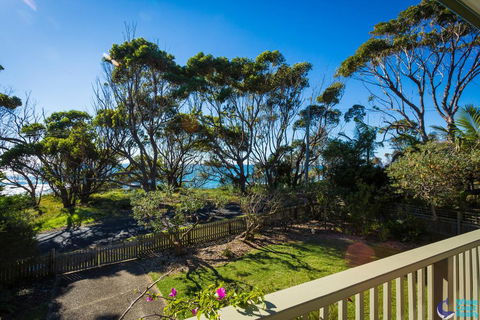 Magical Mystery Bay Road - Accommodation Redcliffe 0