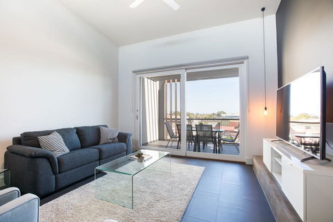 Magnificent Apartment + FREE Car Park Near CBD - Accommodation Redcliffe 3