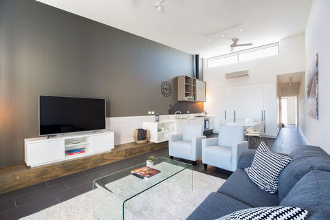 Magnificent Apartment + FREE Car Park Near CBD - Accommodation Redcliffe 0