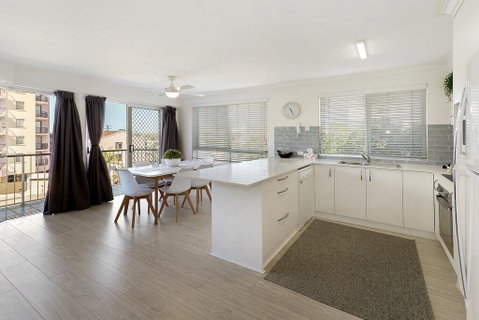 MAINSAIL8- MOOLOOLABA BEACH - Accommodation Redcliffe 2