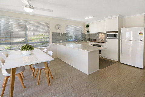 MAINSAIL8- MOOLOOLABA BEACH - Accommodation Redcliffe 0