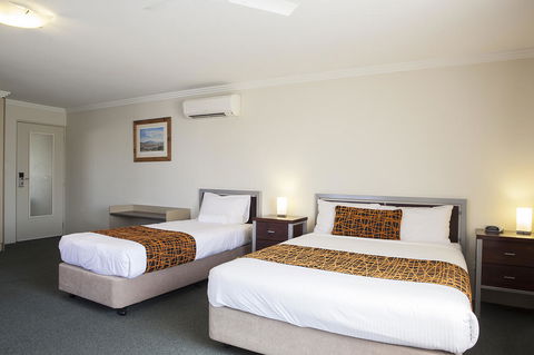 Mandarin Motel - Accommodation Redcliffe 0