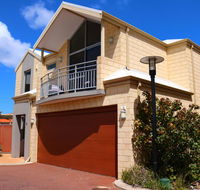 MANDURAH on the TERRACE - Accommodation Redcliffe