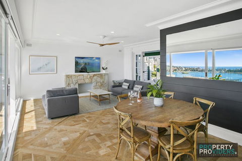 Manly Panorama - Northern Beaches Holiday House - Accommodation Redcliffe 0