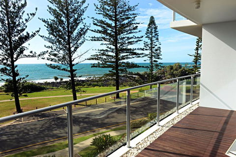 Manta Bargara - Accommodation Redcliffe 0