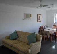 Maple Tree Cottage - Accommodation Redcliffe