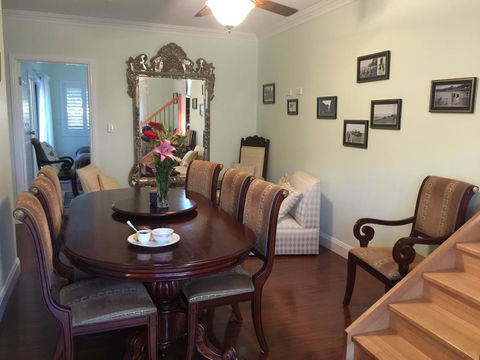 Margate House - Accommodation Redcliffe 0