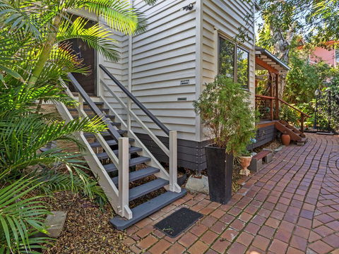 Margate House - Accommodation Redcliffe 3