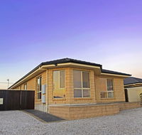 Marina Holiday Home - Accommodation Redcliffe