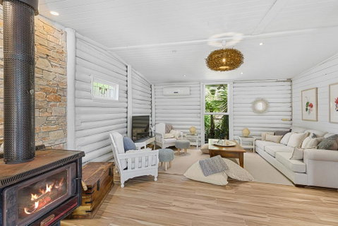 MARTHA COTTAGE - MT MARTHA - Accommodation Redcliffe 0