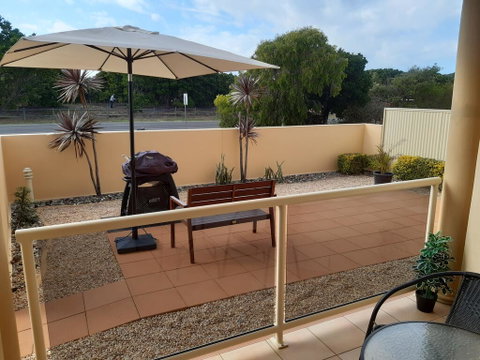 Maxs Beachside Villa - Accommodation Redcliffe 1