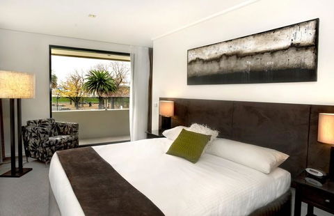 May Park Executive Apartments - Accommodation Redcliffe 3