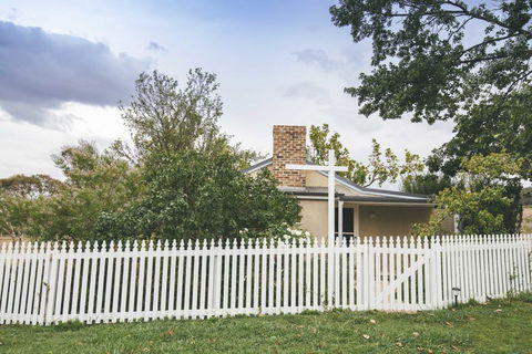Mayfield Vineyard - Accommodation Redcliffe 1