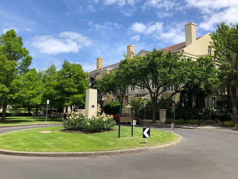 MCG, Rod Laver, City - Best Location In Melbourne - Accommodation Redcliffe 3