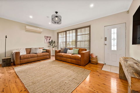 Memories On Mount View, Games Room, Cosy Wood Fire, Netflix - Accommodation Redcliffe 1