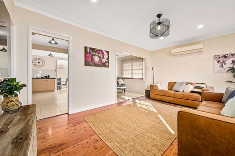 Memories On Mount View, Games Room, Cosy Wood Fire, Netflix - Accommodation Redcliffe 3
