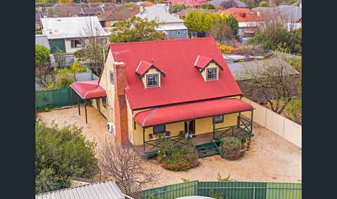 Memory Lane - Accommodation Redcliffe 0