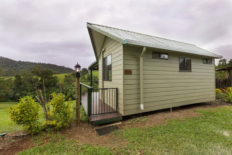 Mena Creek Flower House - Accommodation Redcliffe 0