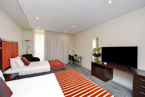 Mercure Centro Port Macquarie - Accommodation Redcliffe 1